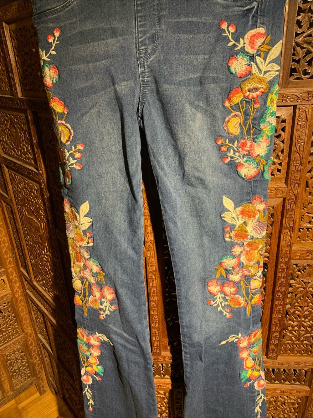 Laurie Felt Blue Jeans with Multicolor Floral Embroidery